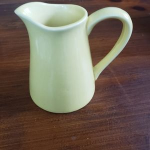 Vintage USA creamer light yellow